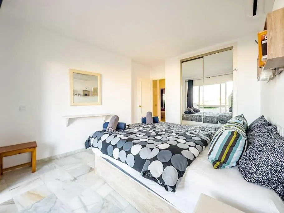 97-Townhouse With Roof Terrace & Views, Marbella Apartment