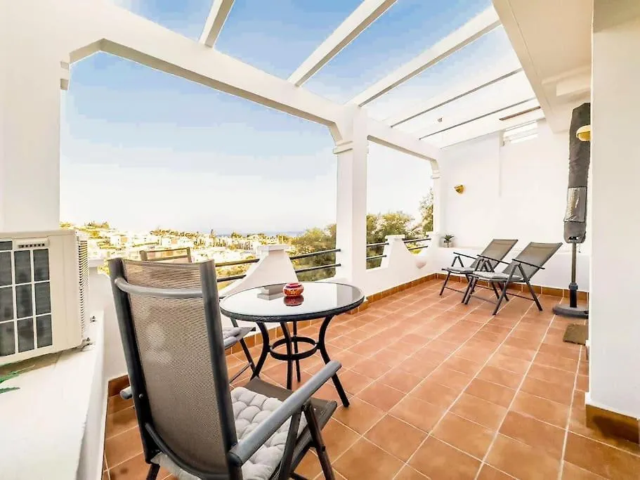 97-Townhouse With Roof Terrace & Views, Marbella Apartment