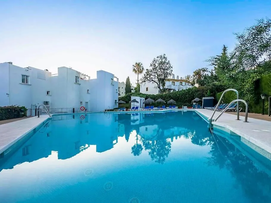 97-Townhouse With Roof Terrace & Views, Marbella Apartment