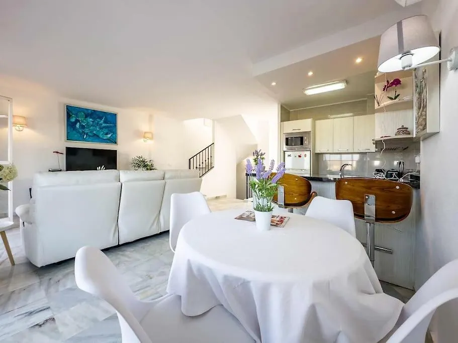 97-Townhouse With Roof Terrace & Views, Marbella Apartment Spain